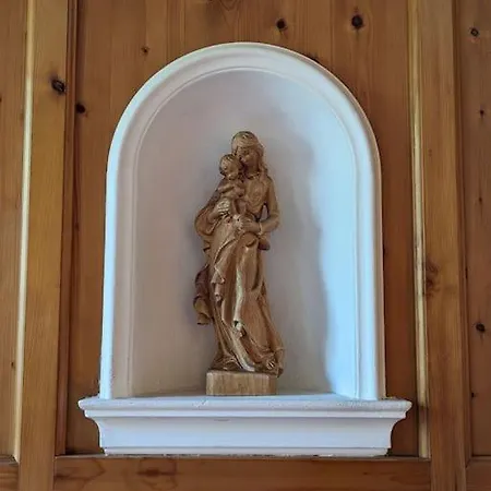 Spacious In Tyrolean Flat *